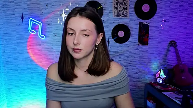 Snapshot of GloriaElmer chatting on March 3, 9:33 am GloriaElmer online show from March 3, 9:33 am