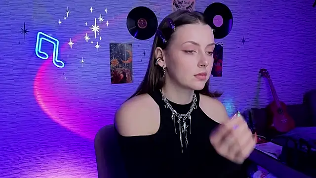 Snapshot of GloriaElmer chatting on March 21, 9:45 am GloriaElmer online show from March 21, 9:45 am