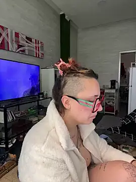 Hawitxui online show from December 15, 9:35 am