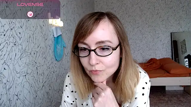Snapshot of Athena_Richards chatting on May 8, 9:47 am Athena Richards online show from May 8, 9:47 am