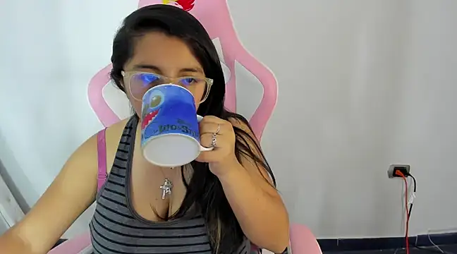  Angelinaandrade  online show from February 5, 8:04 pm