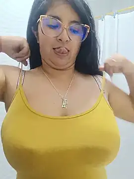 Snapshot of _Angelinaandrade_ chatting on May 26, 12:39 am Angelinaandrade online show from May 26, 12:39 am