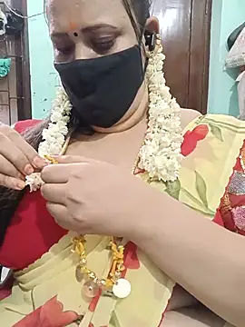 Snapshot of ashikaa_r chatting on June 23, 6:17 pm ashikaa r online show from June 23, 6:17 pm