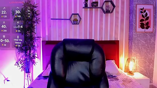 miah connor online show from November 15, 7:43 pm