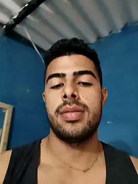 Snapshot of LuiMilan99 chatting on March 25, 3:40 pm LuiMilan99 online show from March 25, 3:40 pm