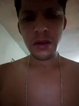 Snapshot of Alonsomadeira chatting on May 29, 11:19 am Alonsomadeira online show from May 29, 11:19 am