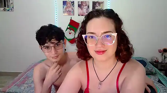 Snapshot of AndrewAnndCherry chatting on December 10, 1:00 am AndrewAnndCherry online show from December 10, 1:00 am