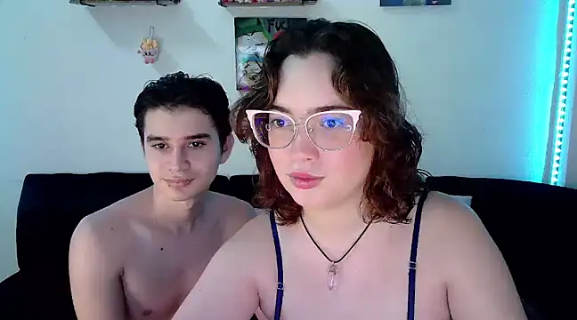 Snapshot of AndrewAnndCherry chatting on January 9, 1:39 am AndrewAnndCherry online show from January 9, 1:39 am
