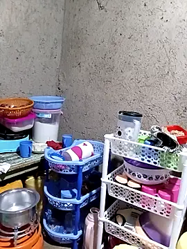 pretty prickle online show from March 15, 5:35 am