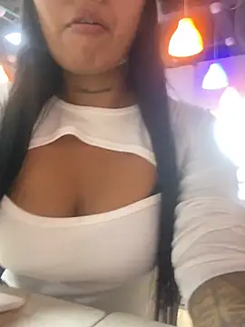 Snapshot of luisa16xxx chatting on January 22, 8:49 pm luisa16xxx online show from January 22, 8:49 pm