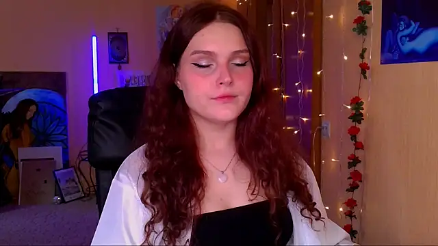 Snapshot of Jenna_Sativa chatting on June 5, 11:05 am Jenna Sativa online show from June 5, 11:05 am