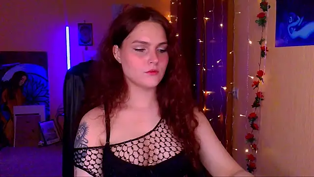 Snapshot of Jenna_Sativa chatting on June 8, 10:04 am Jenna Sativa online show from June 8, 10:04 am