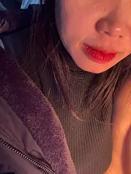 Snapshot of Laura8910 chatting on January 20, 11:24 am Laura8910 online show from January 20, 11:24 am