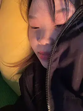 Snapshot of Laura8910 chatting on January 22, 9:02 am Laura8910 online show from January 22, 9:02 am