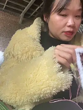 Snapshot of Laura8910 chatting on February 17, 9:24 am Laura8910 online show from February 17, 9:24 am