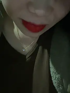 Snapshot of Laura8910 chatting on March 21, 12:50 pm Laura8910 online show from March 21, 12:50 pm