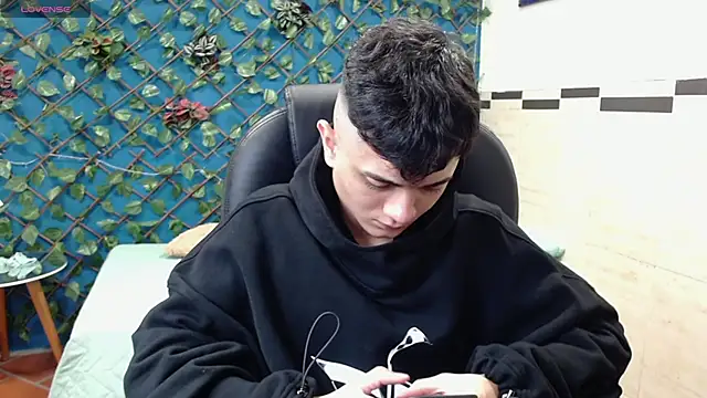 Waturox online show from February 15, 7:06 pm