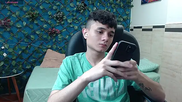 Waturox online show from February 25, 7:25 pm