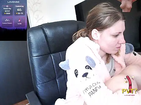 Snapshot of KimySandy chatting on February 6, 2:26 pm KimySandy online show from February 6, 2:26 pm