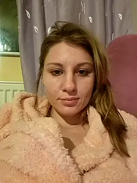 Snapshot of KimySandy chatting on February 9, 3:22 am KimySandy online show from February 9, 3:22 am