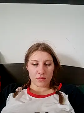 Snapshot of KimySandy chatting on February 16, 8:32 am KimySandy online show from February 16, 8:32 am