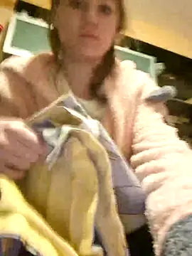 Snapshot of KimySandy chatting on February 20, 1:57 am KimySandy online show from February 20, 1:57 am