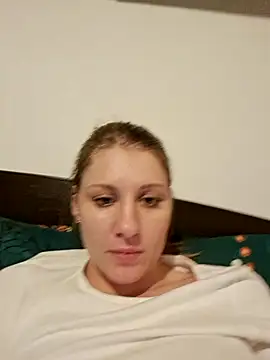 Snapshot of KimySandy chatting on February 20, 4:36 pm KimySandy online show from February 20, 4:36 pm