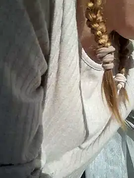 Snapshot of KimySandy chatting on March 8, 7:16 am KimySandy online show from March 8, 7:16 am