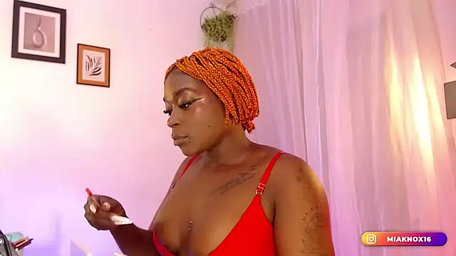 MiaKnox online show from December 26, 10:37 am