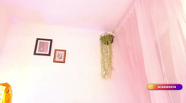 MiaKnox online show from January 31, 12:07 pm