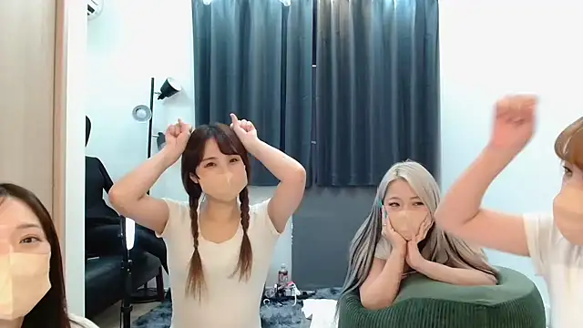 Snapshot of Samourai-Girls1 chatting on January 15, 1:20 pm Samourai-Girls1 online show from January 15, 1:20 pm