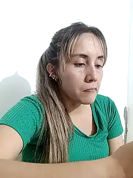 Snapshot of Isabel23zr chatting on January 8, 12:38 am Isabel23zr online show from January 8, 12:38 am