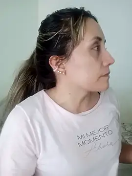 Snapshot of Isabel23zr chatting on January 9, 8:22 pm Isabel23zr online show from January 9, 8:22 pm