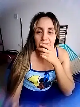 Snapshot of Isabel23zr chatting on January 24, 4:59 am Isabel23zr online show from January 24, 4:59 am