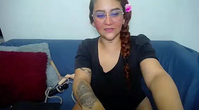 Snapshot of loly_bigbooty4u chatting on February 14, 5:19 am loly bigbooty4u online show from February 14, 5:19 am