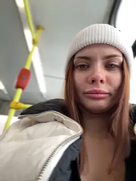 Snapshot of Accole chatting on February 6, 8:07 am Accole online show from February 6, 8:07 am