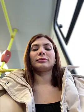 Snapshot of Accole chatting on February 9, 6:43 am Accole online show from February 9, 6:43 am