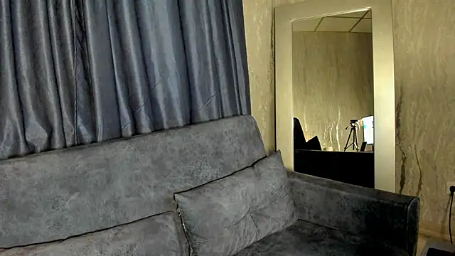 Stacey Brown online show from December 12, 4:15 am