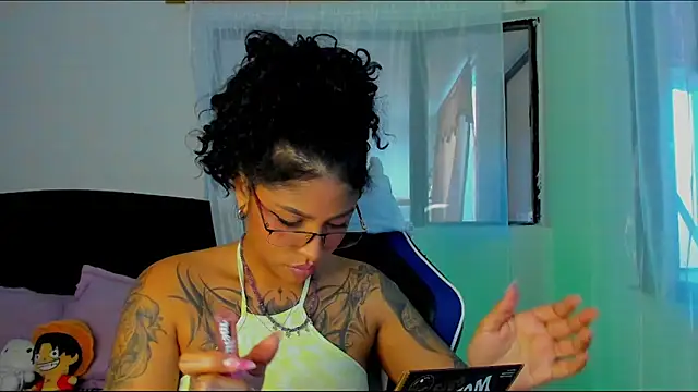 Snapshot of JuliaRose_ks chatting on July 27, 10:06 pm JuliaRose ks online show from July 27, 10:06 pm