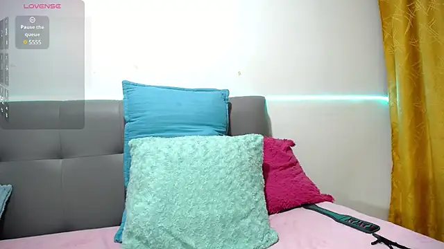 SexyLatinsx online show from February 18, 7:30 pm