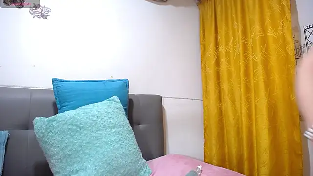 SexyLatinsx online show from March 14, 7:12 pm