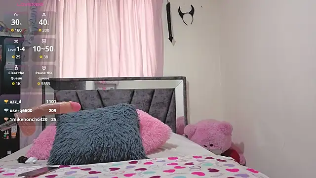 Hotsamantamature online show from February 24, 8:18 pm