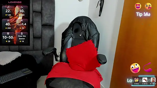 Snapshot of MattRodriguez9 chatting on April 5, 12:35 pm MattRodriguez9 online show from April 5, 12:35 pm