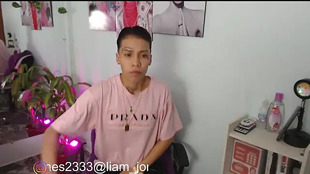 Jonesliam23 online show from February 8, 11:02 pm