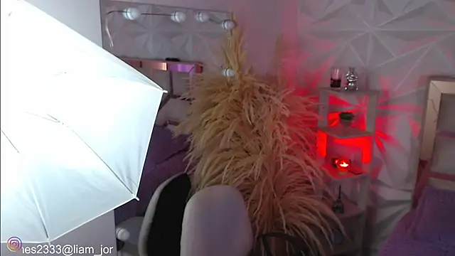 Jonesliam23 online show from October 9, 7:23 pm