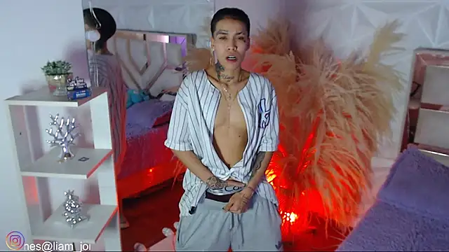 Jonesliam23 online show from February 10, 8:13 pm