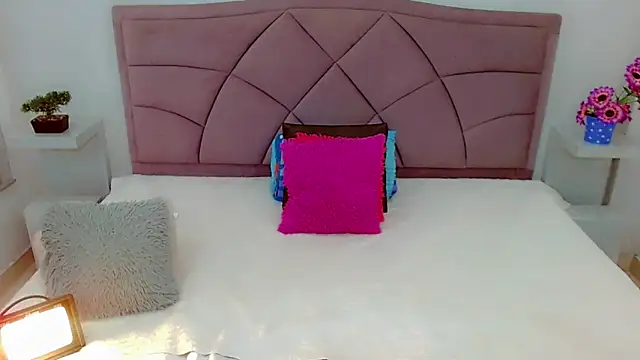 laura sweett120 online show from February 14, 3:54 am