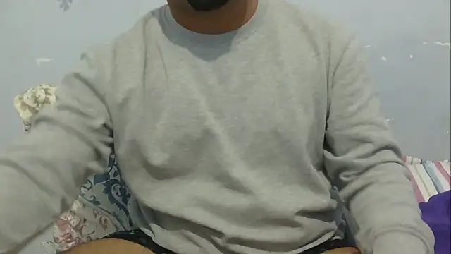 Snapshot of Mobtcreator23 chatting on May 11, 12:27 am Mobtcreator23 online show from May 11, 12:27 am