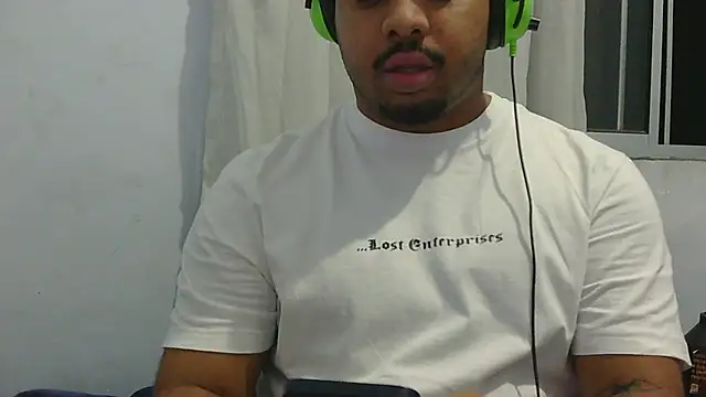 Mobtcreator23 online show from June 25, 3:17 am