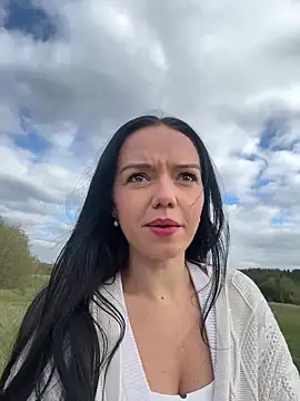 Vanesskaa online show from October 8, 2:25 pm